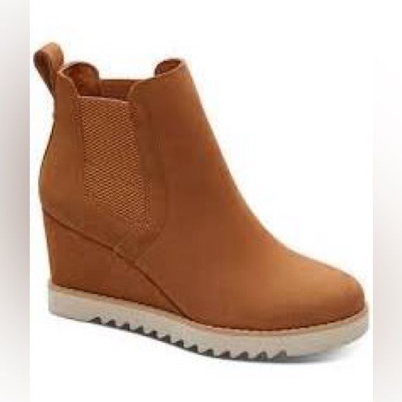 Toms Shoes - TOMS Women’s Maddie Boot ~ Size 6